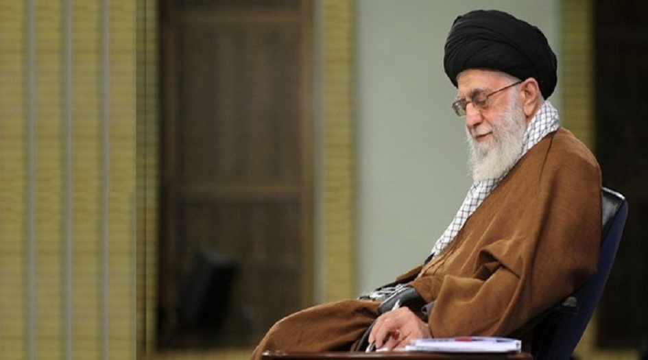 الامام الخامنئي يدعو لترويج الصلاة بين جيل الشباب واليافعين
