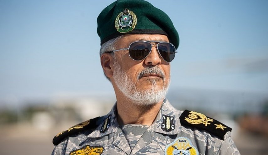 الادميرال سياري: رد الجيش والحرس الثوري على أي اعتداء سيكون حاسما وشديدا