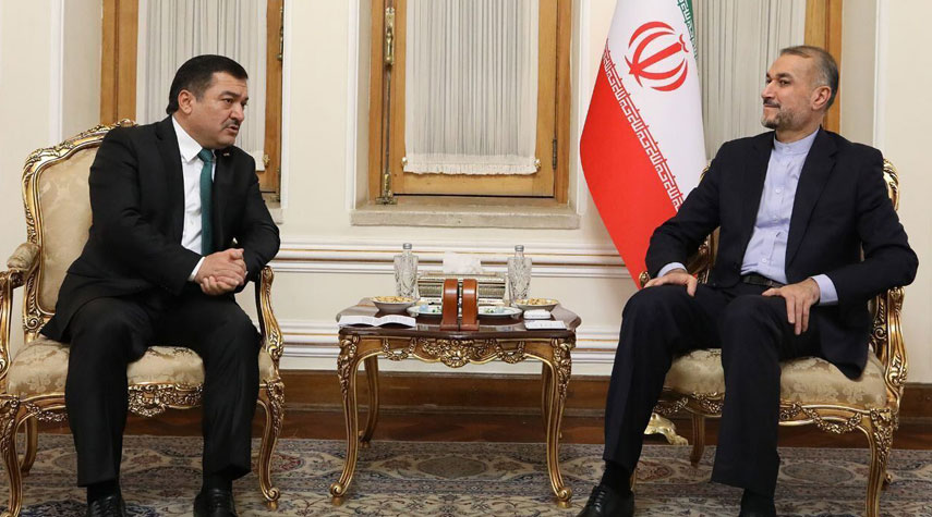  طهران تدعو للاسراع في تطبيق الاتفاقيات بين ايران وطاجيكستان 