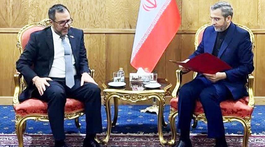 القائم بأعمال الخارجية الايرانية: ملتزمون بتطوير العلاقات مع فنزويلا