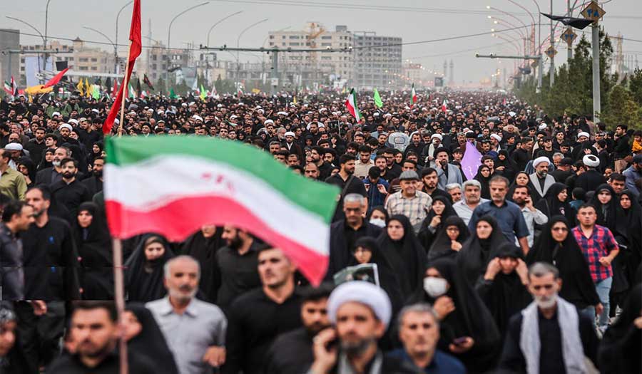  جثمان الشهيد امير عبد اللهيان يصل الى مرقد السيد الحسني ليورى الثرى 