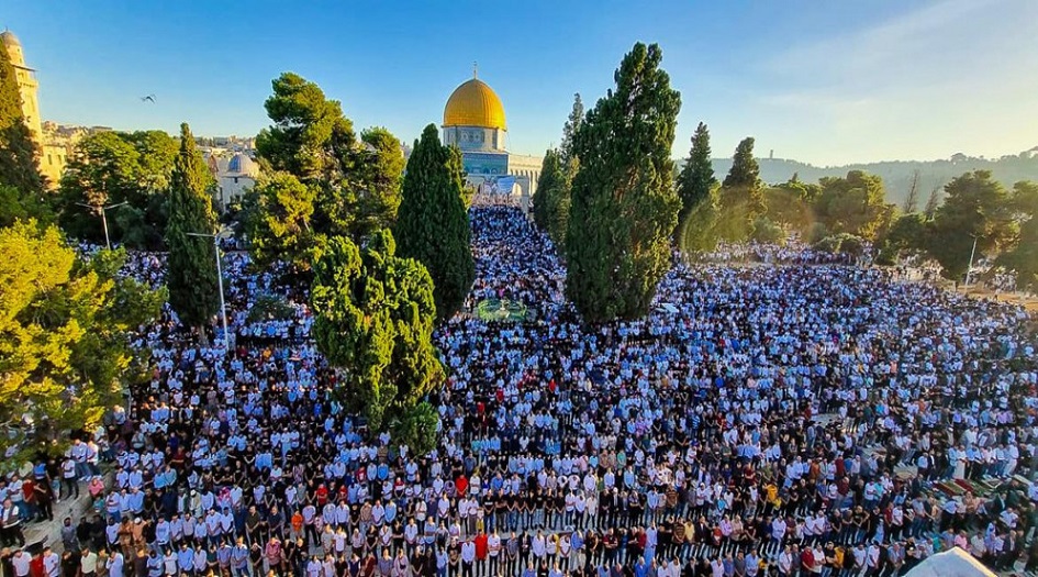 رغم مضايقات الاحتلال وقيوده... 40 ألفا يؤدون صلاة الجمعة بالمسجد الأقصى
