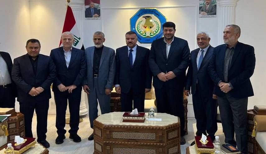 رئيس الهلال الأحمر الايراني يلتقي مع وزير الداخلية العراقي بخصوص الترتيبات النهائية لايام الاربعين