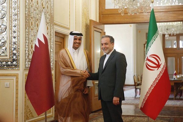 عراقجي يستقبل رئيس وزراء قطري