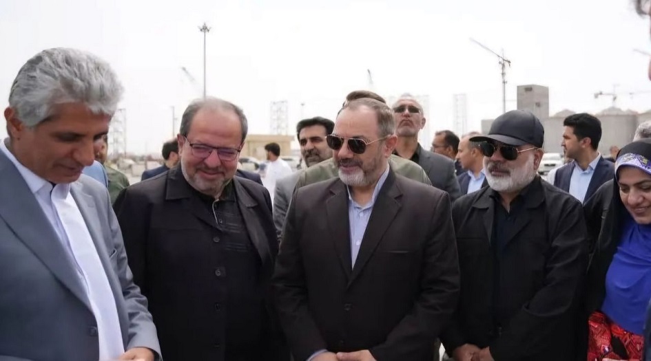 وزير الدفاع الايراني يتققد مشاريع الوزاره في شواطي مكران