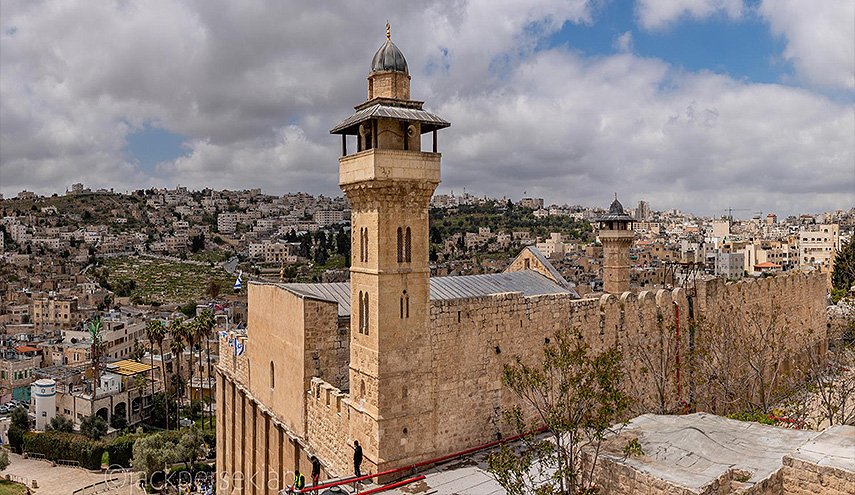 الاوقاف الفلسطينية تحذر من  انتهاك قدسية الحرم الابراهيمي 