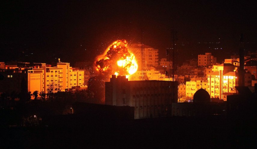  بمجزرة جديدة.. 19 شهيدا بقصف الاحتلال مسجدا يؤوي نازحين في دير البلح 