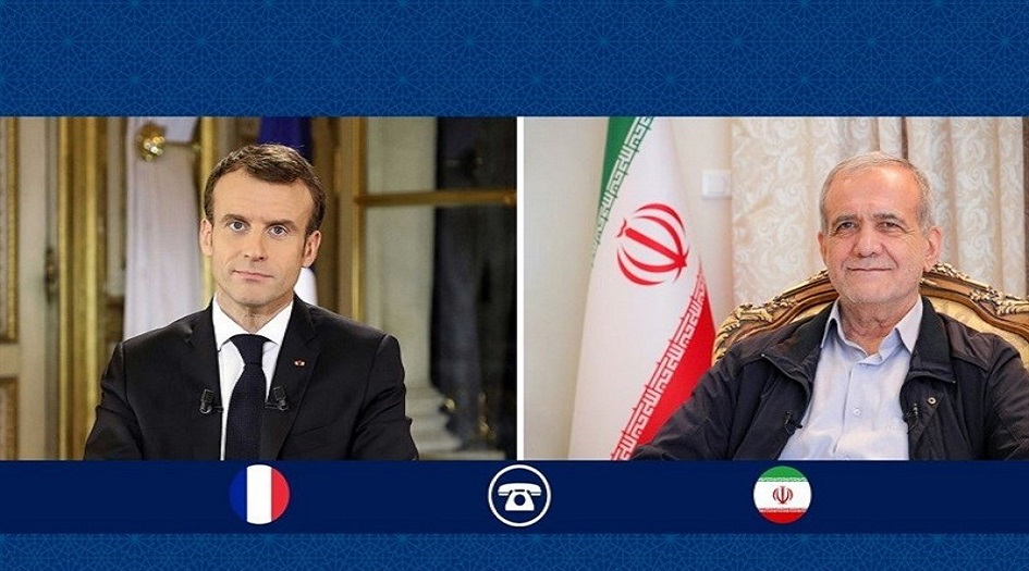  بزشكيان وماكرون يبحثان سبل وقف اطلاق النار في لبنان 