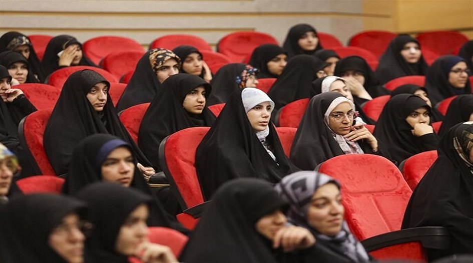  إيران.. إعطاء منح دراسية للطالبات اللبنانيات والفلسطينيات 