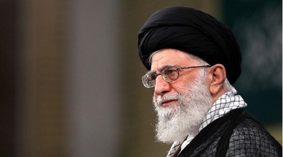الامام الخامنئي يوصي بقراءة سورة الفتح ودعاء النصر ودعاء التوسل لنصرة  المقاومة