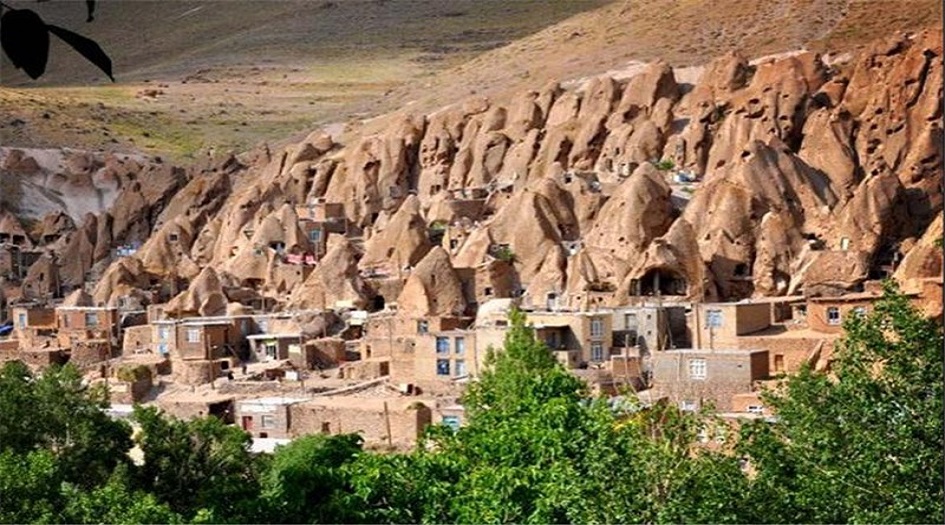  كندوان الإيرانية...  أعجوبة طبيعية وقرية صخرية مأهولة بالسكان