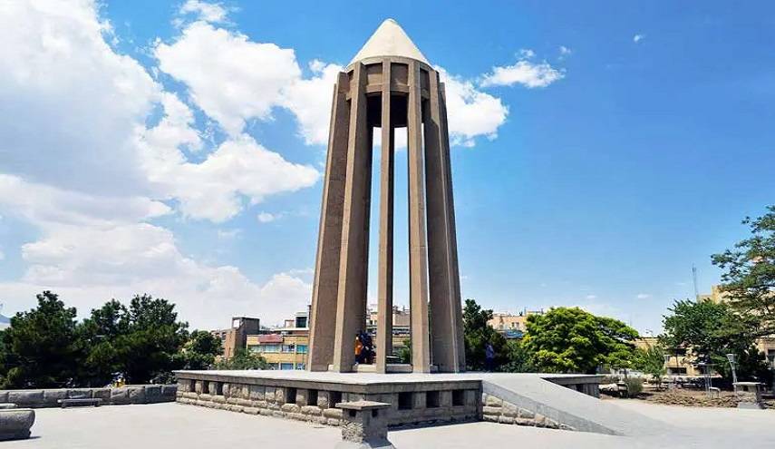 أبوعلي سينا.. مؤلف كتاب "القانون" في الطب