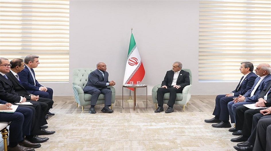  الرئيس الإيراني يلتقي الأمين العام لمنظمة الدول الثماني الإسلامية النامية (دي 8) 