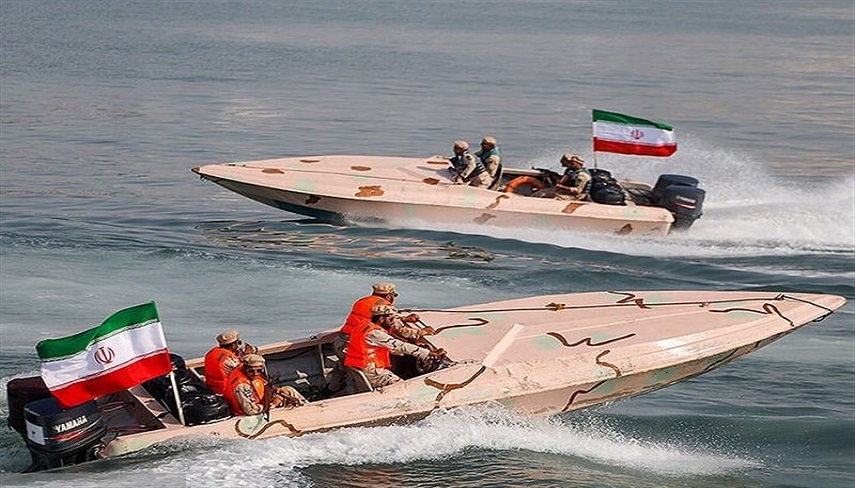 نمايش  اقتدار مرزبانان غيور ايراني در رزمايش دريايي محمد رسول‌الله (ص)