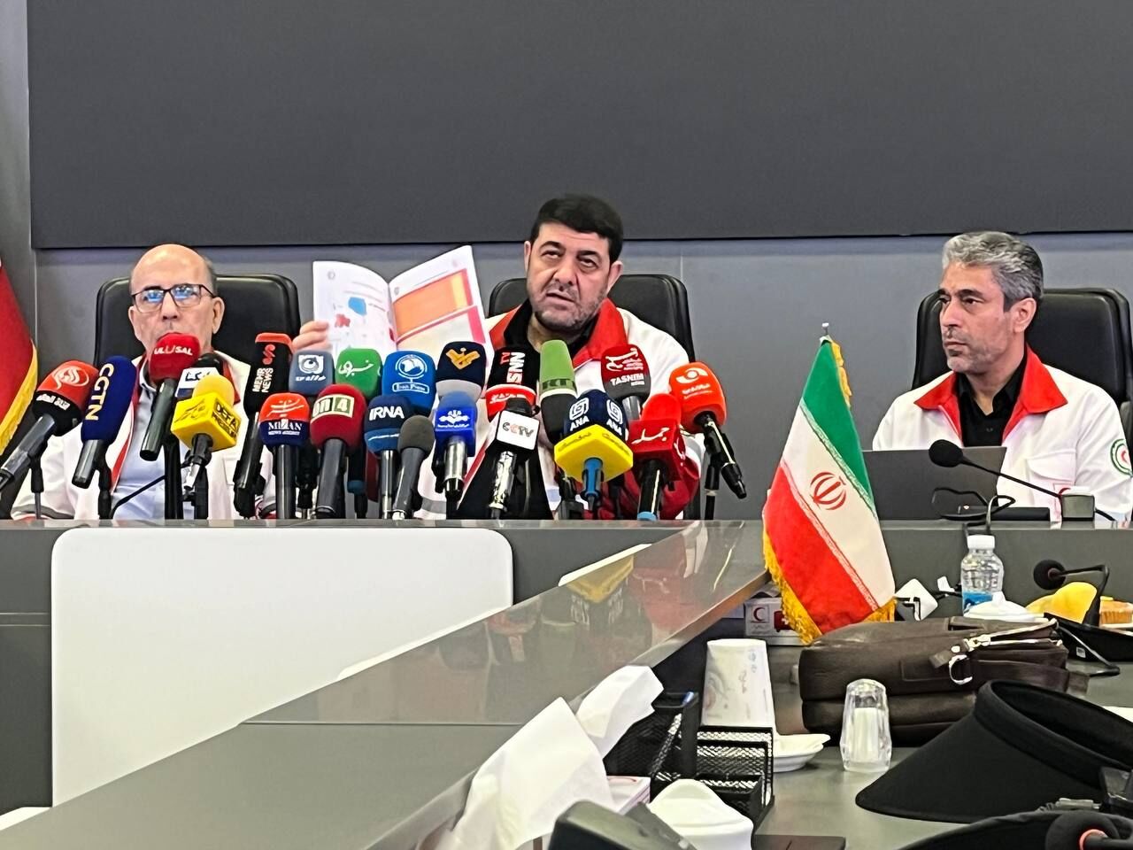 رئيس الهلال الأحمر الإيراني: استهداف عمال الإغاثة يكشف زيف ادعاءات حقوق الإنسان