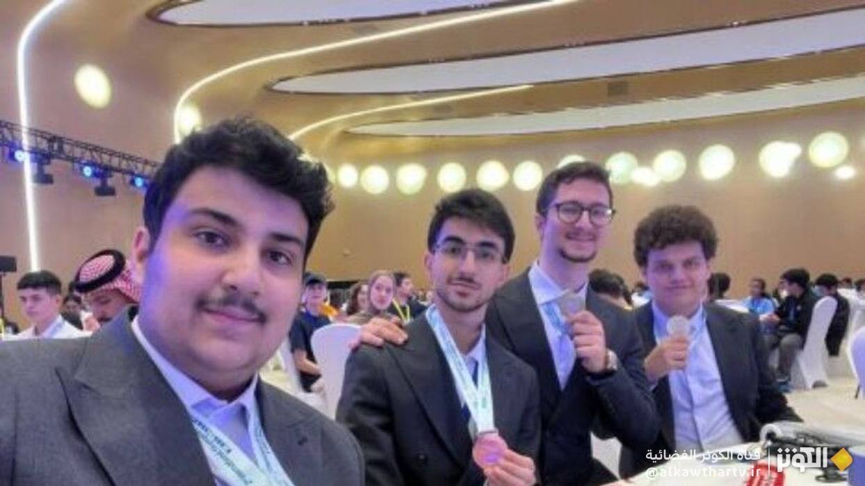 فريق الذكاء الاصطناعي الإيراني يفوز بأربع ميداليات