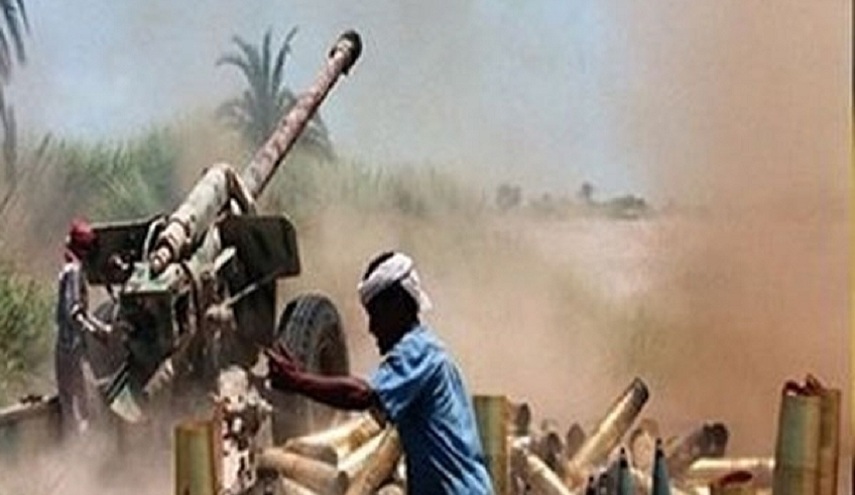 مدفعية الجيش اليمني واللجان تدك مواقع عسكرية سعودية في عسير ونجران