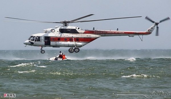 استمرار البحث عن جثماني ضحيتين في حادث المروحية في بحر قزوين