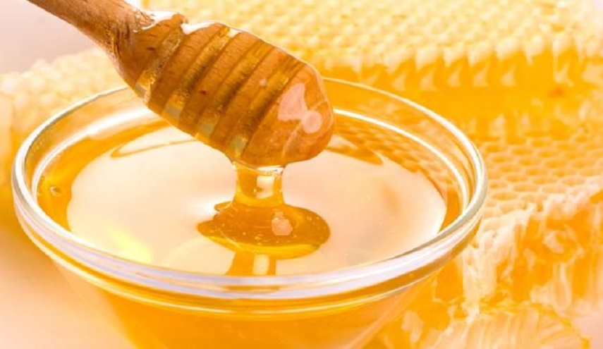 الإفراط في تناول العسل وعصير الفواكه يضر بالكبد