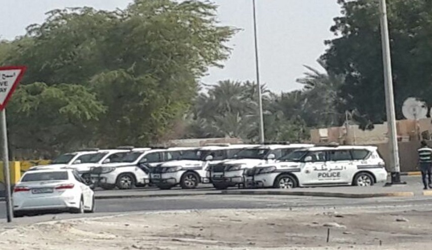الداخلية البحرينية تنشر أعدادا إضافية من الشرطة على مداخل الدراز