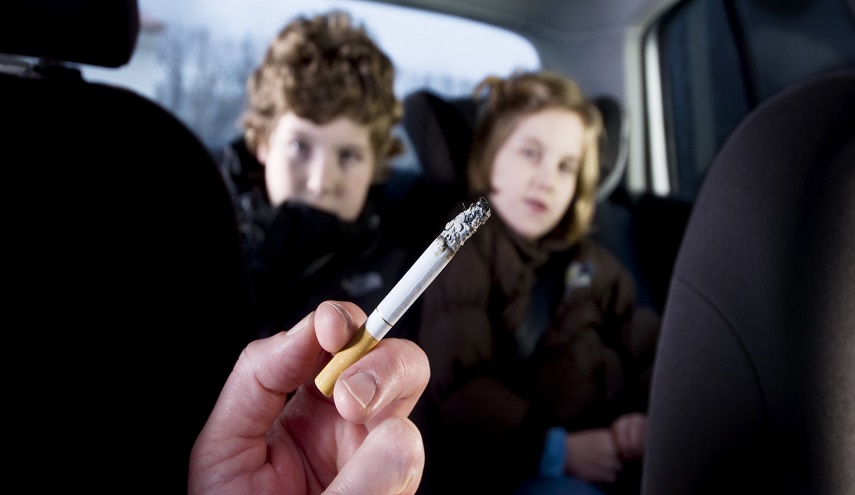 تأثير نفسي "مدمر" للتدخين أمام الأطفال
