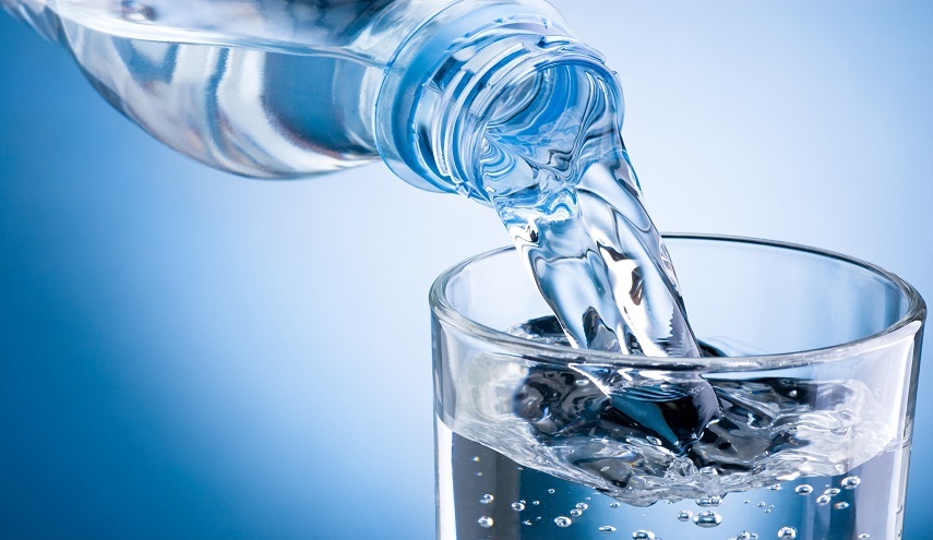 فوائد صحية مدهشة لشرب الماء الدافئ بشكل يومي ! !