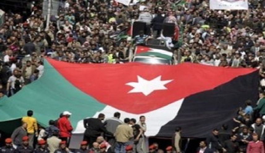 تظاهرة حاشدة في الأردن تطالب بإسقاط الحكومة