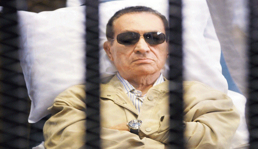 بعد البراءة.. قضايا أخرى تلاحق مبارك !
