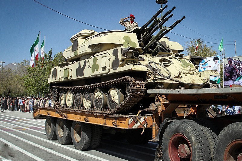 بالأسماء والصور .. أقوى المعدات العسكرية التي استعرضها الجيش الايراني اليوم