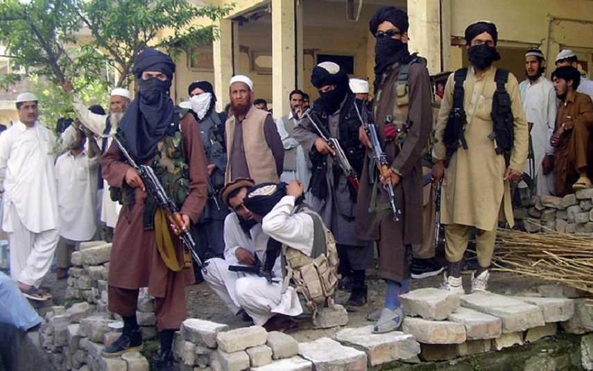 "داعش" يقتل قائدا في طالبان باكستان
