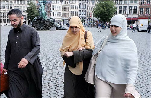 اروپا باز هم علیه حجاب رای داد