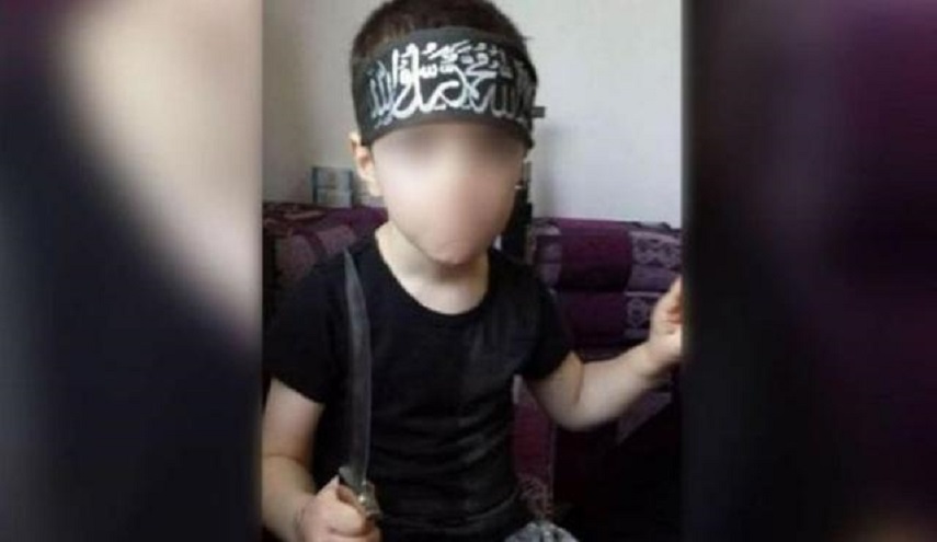 طفل "داعشي" أسترالي يهدد مواطنيه بالقتل في فيديو مروع