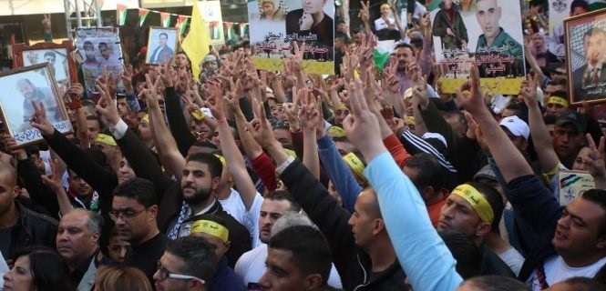 وقفات تضامنية في غزة وعواصم العالم مع الاسرى الفلسطينيين في سجون الاحتلال