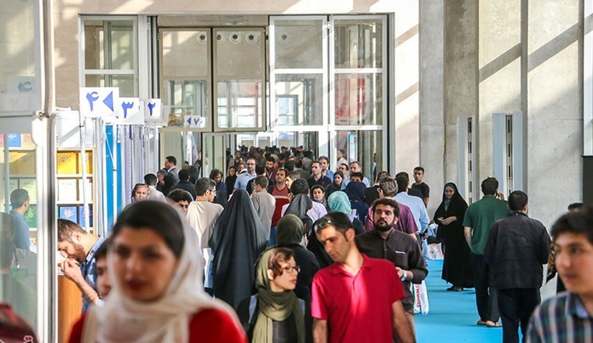معرض الكتاب في طهران..تداولات باكثر من مليون دولار في يوم واحد 