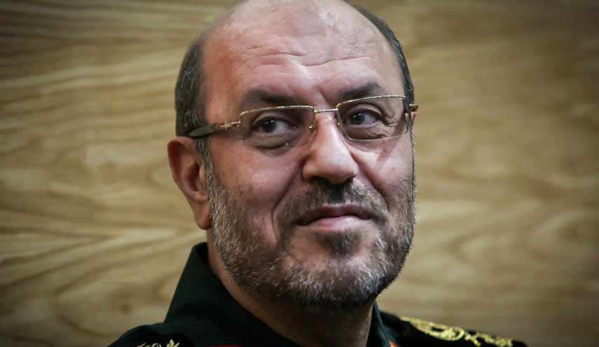 وزير الدفاع الايراني يزيح الستار عن 4 منتجات عسكرية 