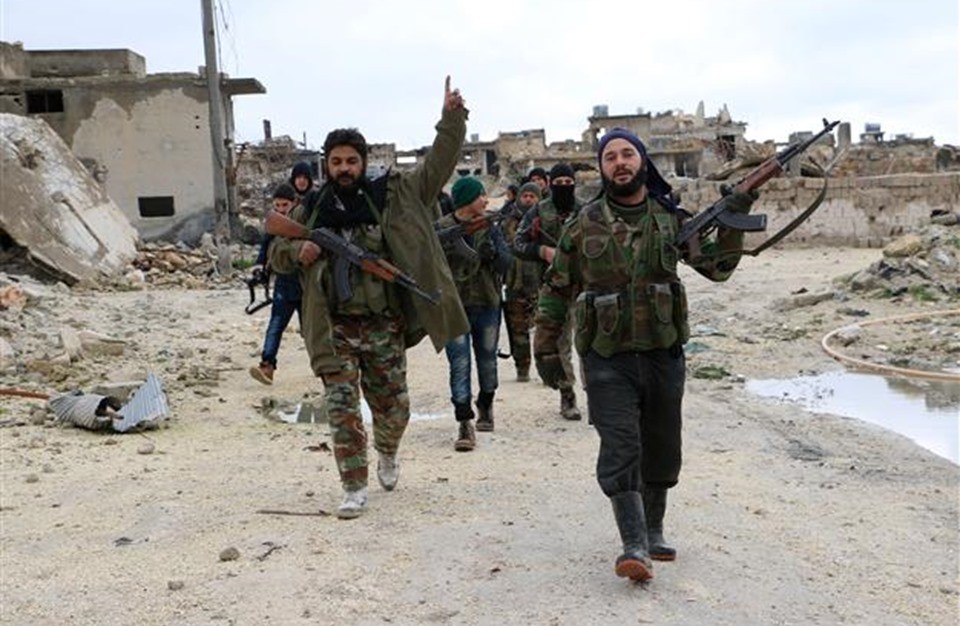 تطورات في الشأن السوري.. ما حقيقة تشكيل تركيا "فيلق مسلح" في إدلب؟
