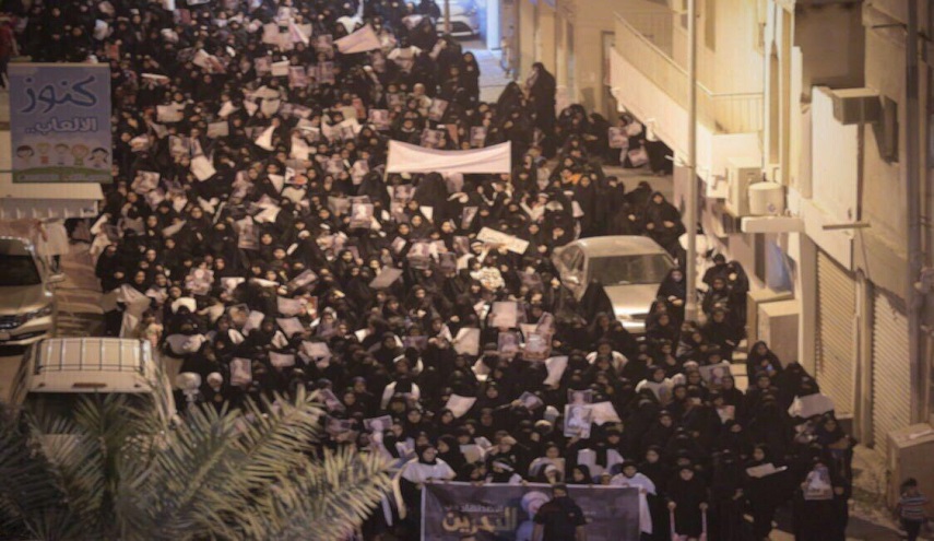 بالصور...  تظاهرات حاشدة في البحرين دفاعا عن اية الله عيسى قاسم