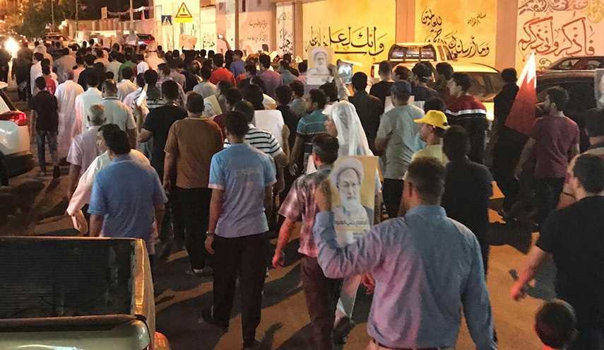 بالصور... إعتصام الجماهير البحرينية في محيط بيت الشيخ عيسى قاسم