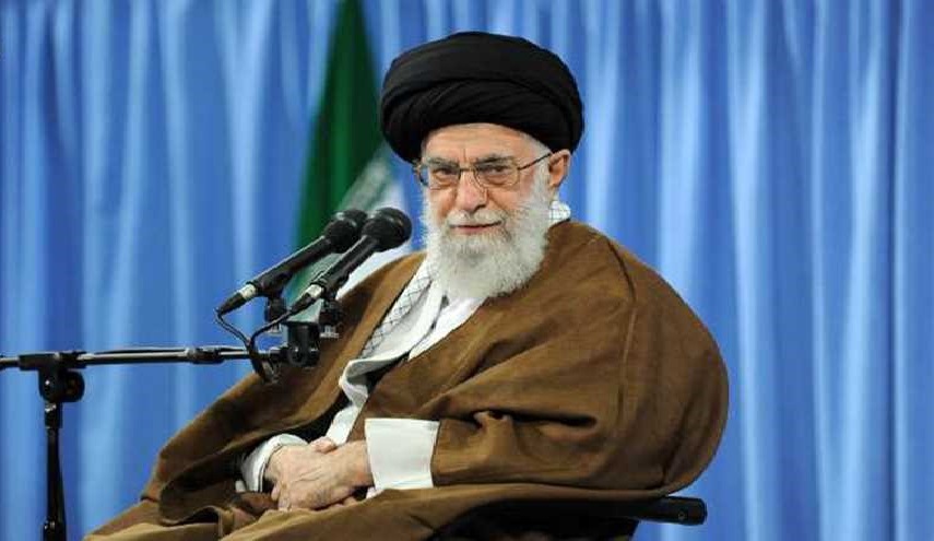 الامام الخامنئي: الجمهورية الاسلامية الايرانية تنتصر على جميع التحديات التي تواجهها 