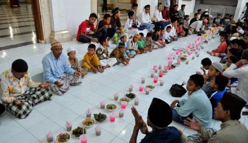 بالصور .. اندونيسيا تتغير 180 درجة في شهر رمضان