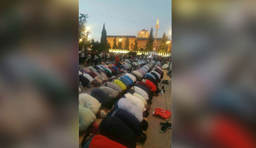 احتجاجات وغضب في غرناطة بسبب صلاة جماعية للمسلمين