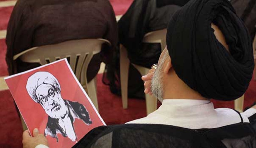 النظام البحريني يستدعي علماء دين ويمنع المعتقلين من ممارسة شعائرهم الدينية