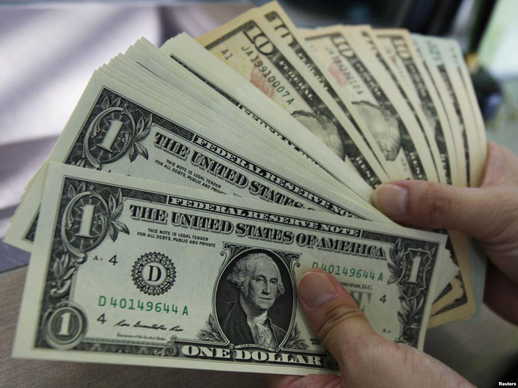 الدولار يشهد أسرع انخفاض أمام الدينار العراقي منذ أشهر