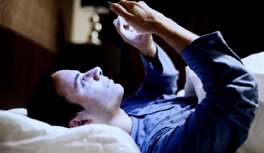 احذر من تصفح هاتفك الذكي قبل النوم !