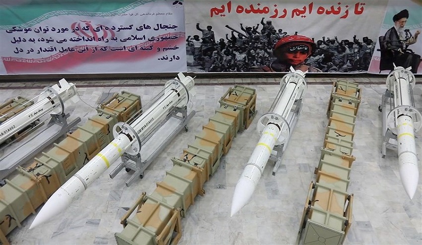تدشين خط انتاج صاروخ الدفاع الجوي "صياد 3" في ايران