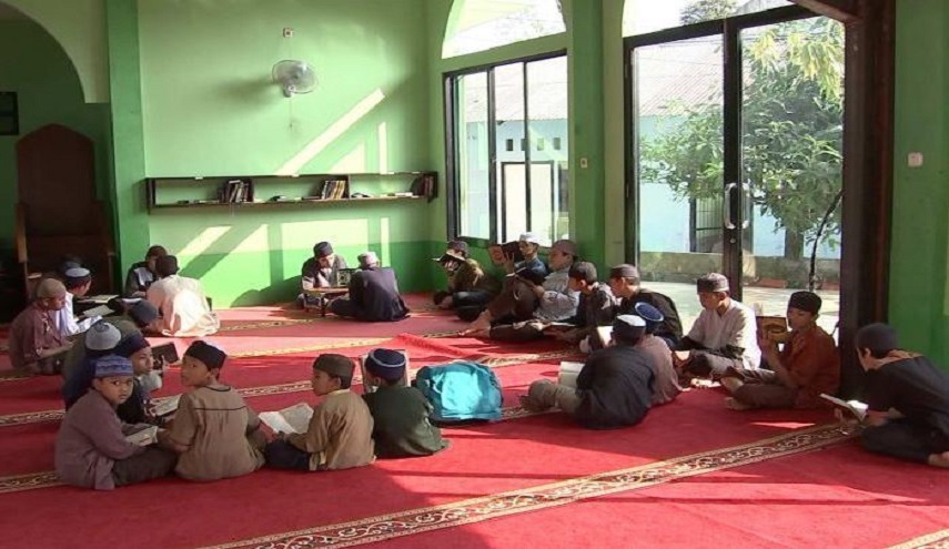 اتهام مساجد أندونيسيا بالتعاون مع داعش!