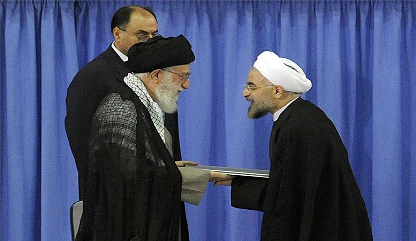 قائد الثورة ينصب روحاني ويشيد بمشاركة الشعب بالانتخابات