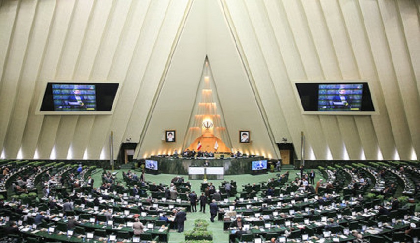 الرئيس روحاني يقدم تشكيلته الوزارية للبرلمان