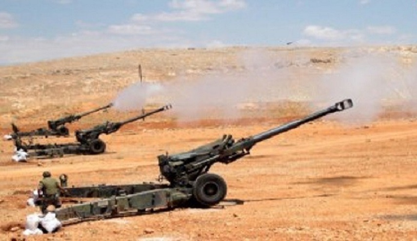 الجيش اللبناني يدك مواقع "داعش" على الحدود مع سوريا