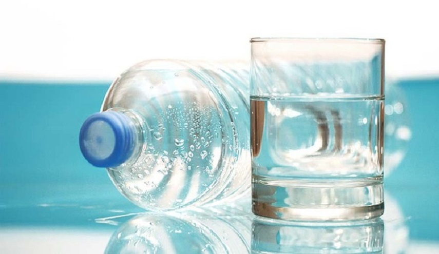 دراسة تؤكد ان المياه المعدنية مضرة بالاسنان